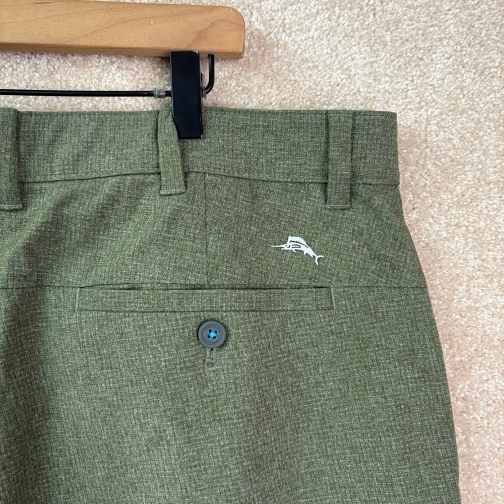 TOMMY BAHAMA Shorts Men's 40 Green Cargo Performance Stretch Golf Outdoor - Picture 4 of 8